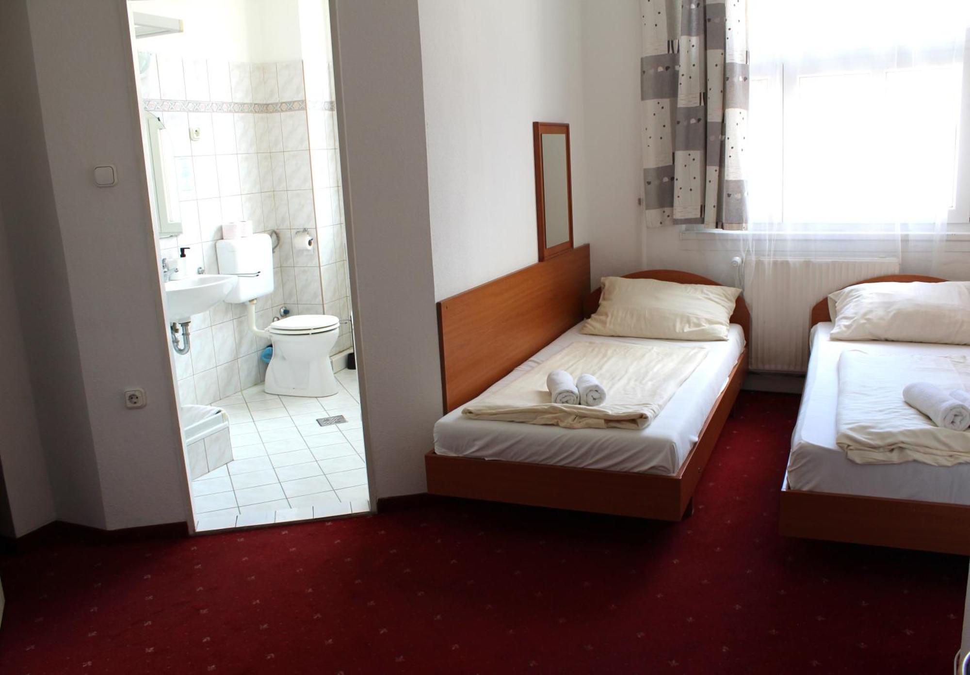 Broadway City Guesthouse Budapest Exteriör bild