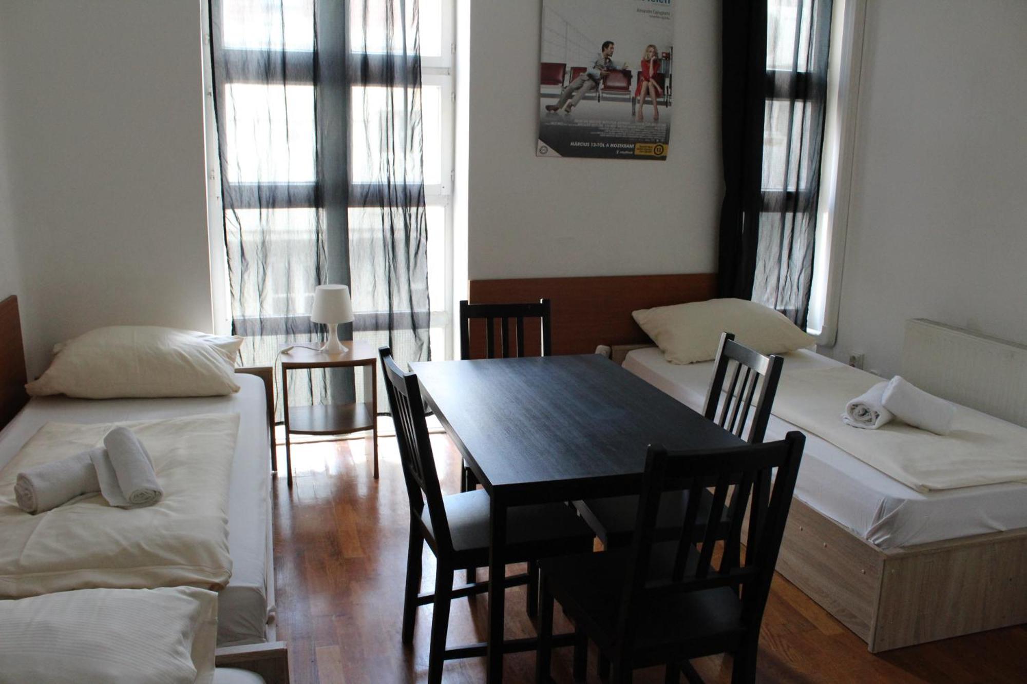 Broadway City Guesthouse Budapest Exteriör bild