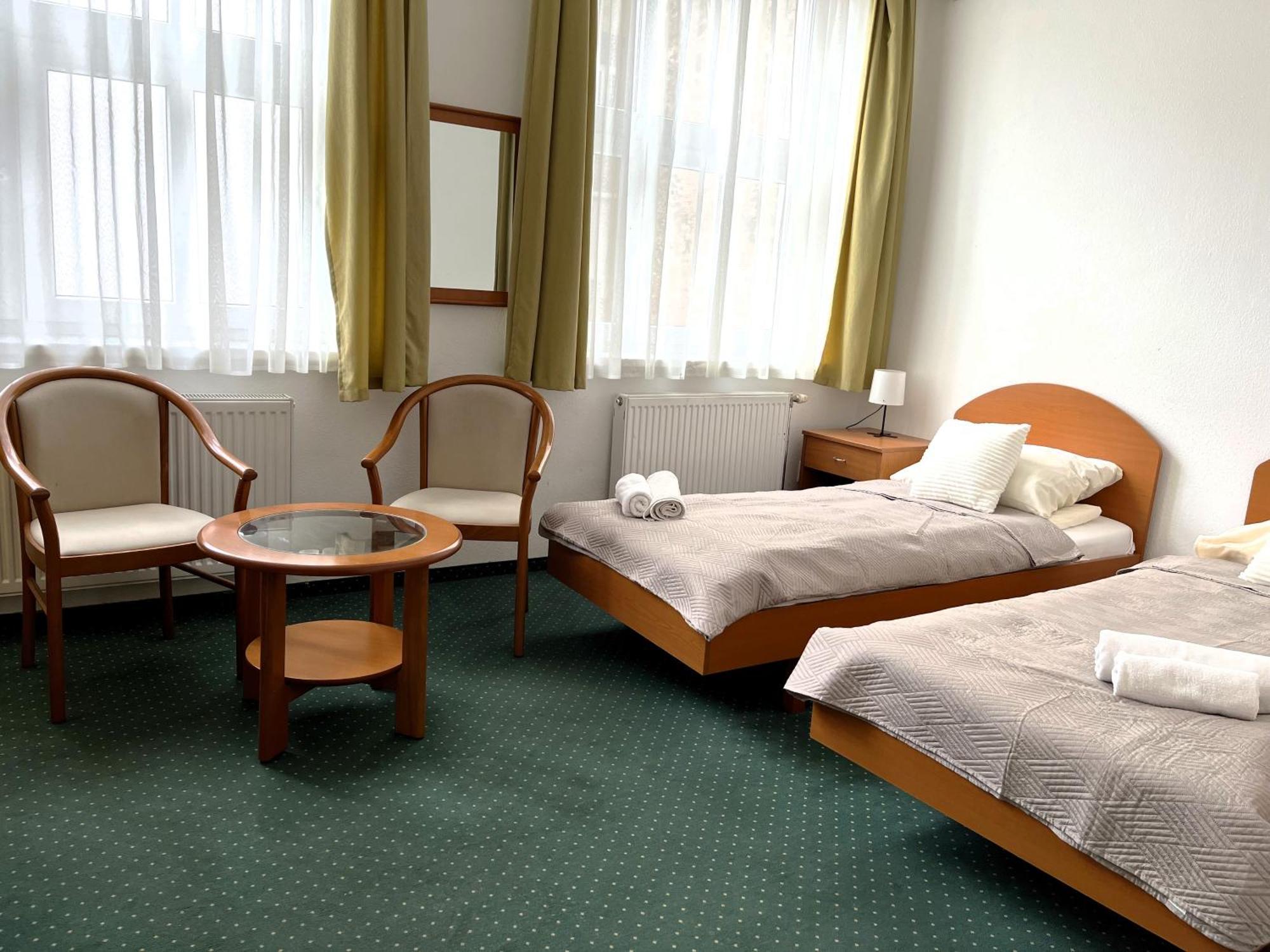 Broadway City Guesthouse Budapest Exteriör bild
